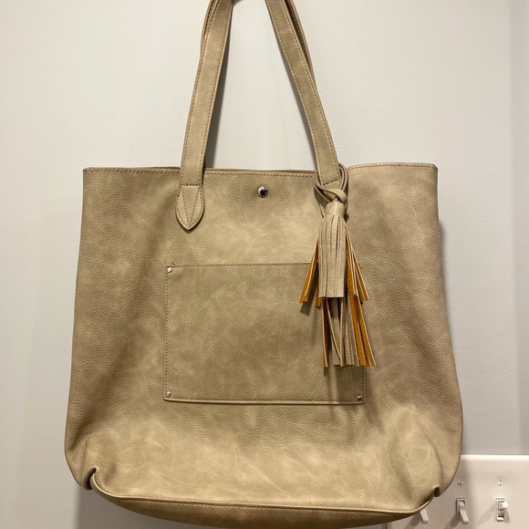 Steve Madden Tote Bag - Picture 1 of 4